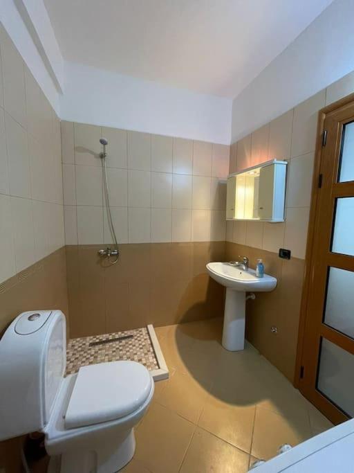 Sea View Apartment In Vlore Exterior photo